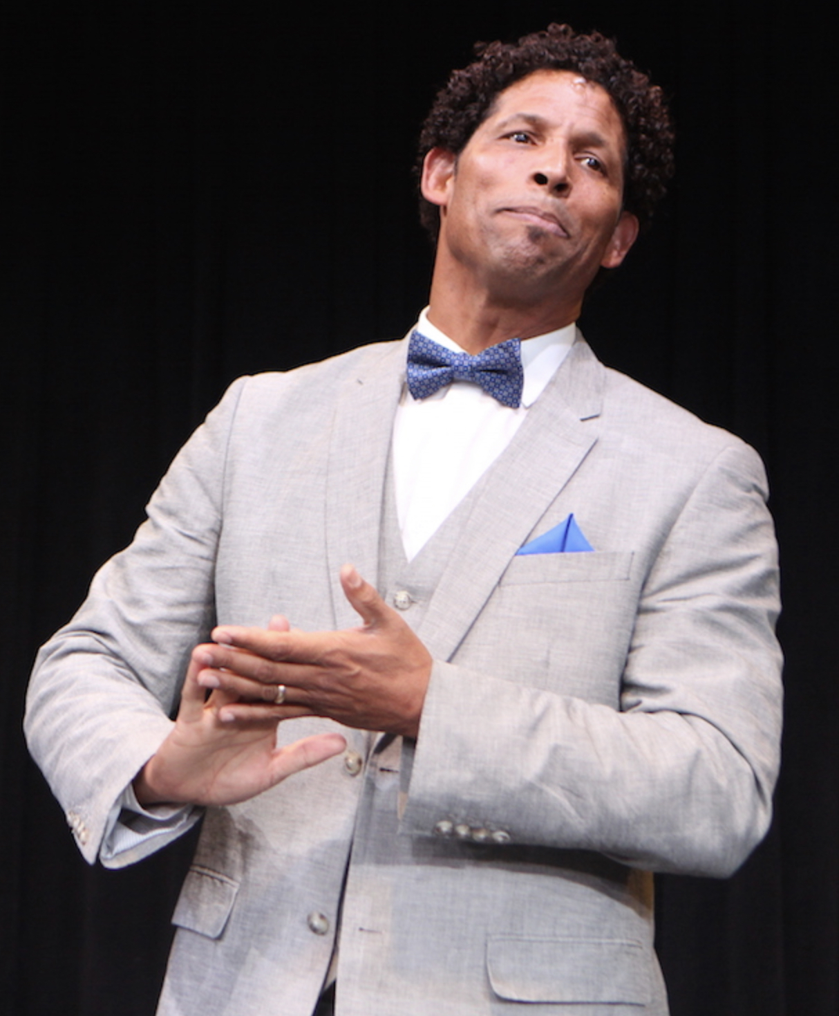 Thomas Gomes at a presentation